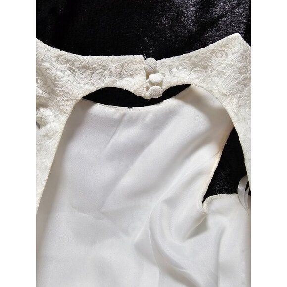 David's Bridal Ball Gown Flower Girl Dress With Heart Cut Out Style #RK1368-SZ 7 - Picture 10 of 15